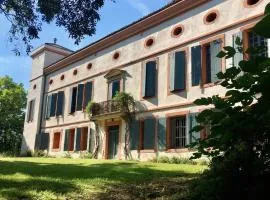 Charmant appartement en rdc dans château avec parc