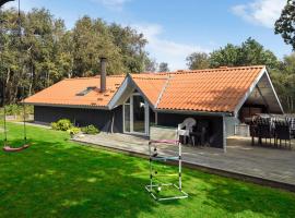 Three-Bedroom Holiday Home In Thyholm，位于蒂霍尔姆的酒店