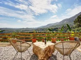 Valley View Studio Apartment Salakos