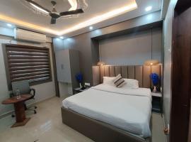 StayVilla Royal Executive Rooms，位于兰奇的酒店