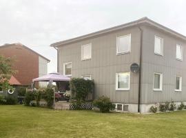 Lägenhet på 78 kvm 3 rok centralt i Vårgårda，位于沃尔高达的酒店