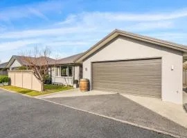 Beauty on Bantry - Alexandra Holiday Home