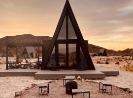 Stardust Big Bend Luxury A-Frame#5 great views，位于特灵瓜的酒店