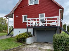 Entire holiday house，位于Kuivastu的酒店