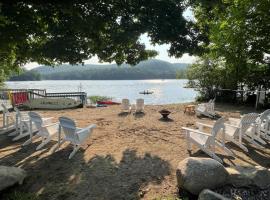 Motel Luzerne，位于Lake Luzerne的酒店