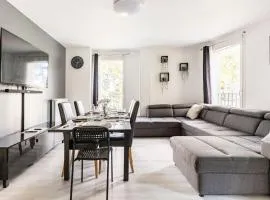 67m2-15 minutes to Paris central