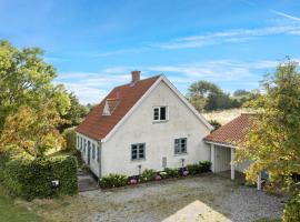 Awesome Home In Tranekær With Kitchen，位于Tranekær的酒店