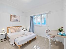 Boutique Double Room - Centrally Located at Granville - Shared Bathroom，位于悉尼的酒店
