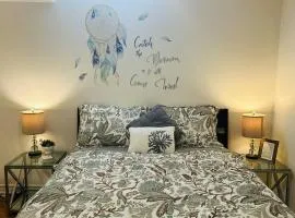 2B Basement, Mins to Lake, Free Parking