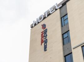 Rich stay hotel，位于平泽市的酒店