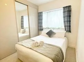 BRAND NEW Stay in Southend with a garden