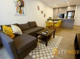 Sunny Yellow, 1Bd 1Bth 1Car Apt - Woden CBD