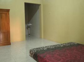 Homestay & Kost Syariah Nggon Toeroe，位于Siyonokulon的酒店