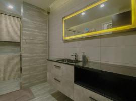 01 BHK CONDO IN FRONT OF CENTORUs，位于伊斯兰堡的酒店