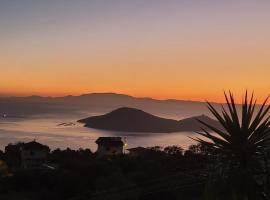 Villa with private pool and sea view，位于迪基利的酒店