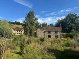 Gants Mill Farmhouse - walk to Bruton，位于布鲁顿的酒店