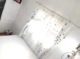 Small affordable room rustenburg，位于Kroondal的酒店