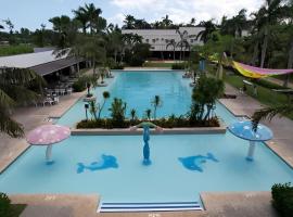 The Ranch Resort Cebu powered by Cocotel，位于Toledo的酒店