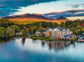 voco Saranac Lake NY - Waterfront, an IHG Hotel，位于萨拉纳克莱克的酒店