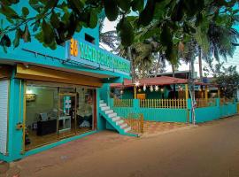 36 Yard Beach Cottages，位于果阿旧城的酒店