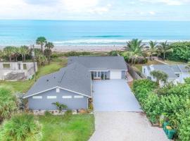 Seascape - OCEANFRONT Luxury Home with Private Beach，位于Indian Harbour Beach的酒店