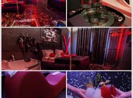 Romeo Nights - Private Rooms - Adults Only