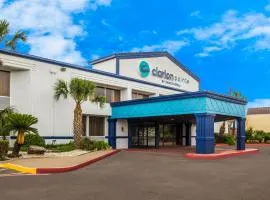 Clarion Pointe Lake Jackson - Clute