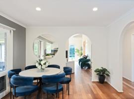 Shine Carrum Down - Family Oasis With Heated Pool，位于Carrum Downs的酒店