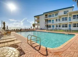 Daytona Beach Condo with Balcony 5 Mi to Speedway!