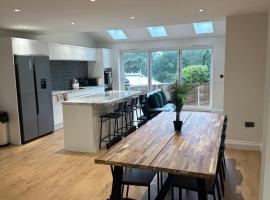 5 bedroom house in Orpington，位于奥平顿的酒店