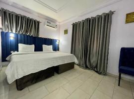 The arctic hotel and suites，位于Maiyegun的酒店