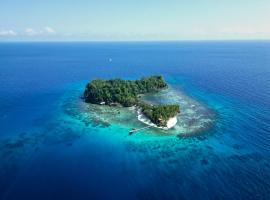 Bolilanga Island Resort - Togean Island，位于Angkayo的酒店
