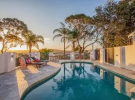 Manor Del Monte - Poolside Bliss and Oceanfront Oasis