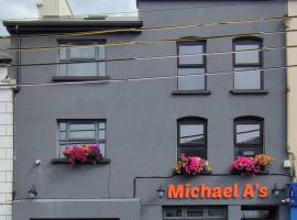 Michael A's Pub，位于米尔敦马尔贝的酒店