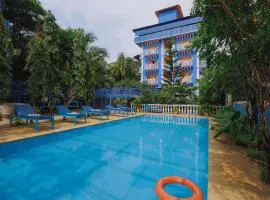Mayflower Beach Resort