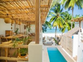 Boho Boutique Hotel - Beachfront , Adults Only , Private Pool，位于吉汶瓦的酒店