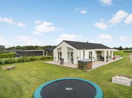 Cozy Home In Haderslev With Wifi，位于哈泽斯莱乌的酒店