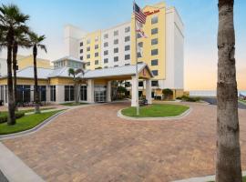 代托纳海滩海滨希尔顿花园酒店，位于代托纳海滩的酒店