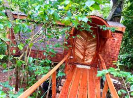 Tukulolo Treehouses，位于Makaunga的旅馆