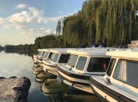 Old Willow Houseboats，位于Sasolburg的酒店