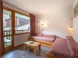 Studio ski-in/ski-out, balcon sud, cuisine équipée, 4 pers, animaux ok - FR-1-356-274，位于瓦尔莫雷尔的酒店