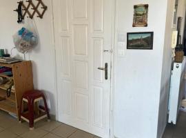 Family Apartment in Potamos Kythira，位于Potamós的酒店