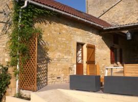 La Roseraie, campagne, calme et paix，位于Bulson的酒店