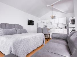 Cozy Private Studio in Granada Hills Near CSUN, Universal，位于米申希尔斯的酒店