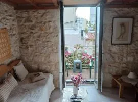 Stone House with loft in Heraklion historical centre