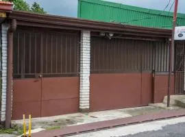 Alojamiento entero 1 km Juan Santamaría Airport