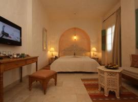 达尔赛达贝亚酒店，位于托泽尔撒哈拉动物园附近的酒店