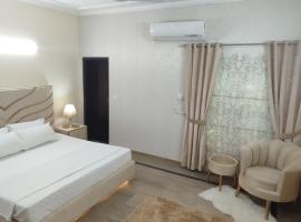 Eternal Stay Hotel，位于拉合尔Johar Town的酒店