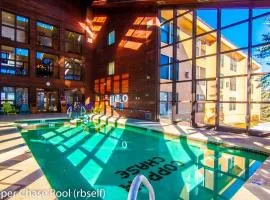 Royal Vista II Pool-Spa Ski-in out Gym, Sauna, Laundry, BBQ