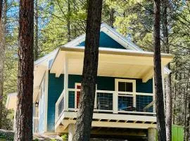 Elk Ridge Village 201B Cozy Cabin with views of Flathead Lake and the mountains